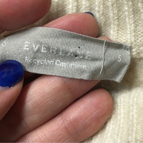 Everlane recycled cashmere waffle knit crop sweater - Picture 4 of 7